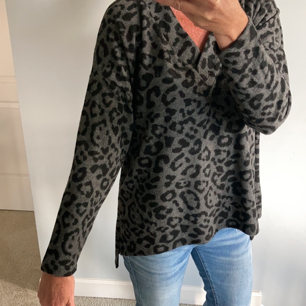 Long Sleeve Animal Print Tunic Top - Picture 5 of 7